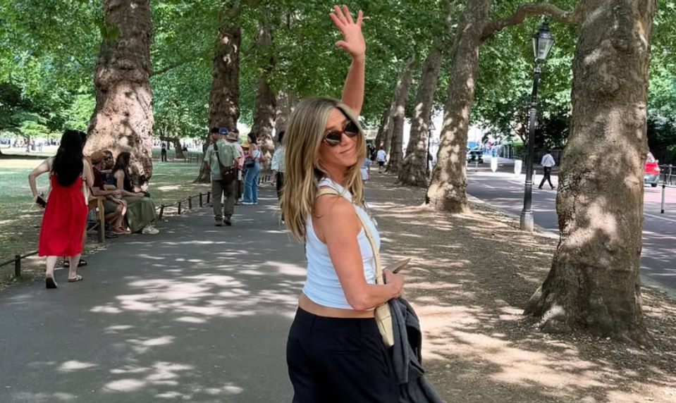 Je to vonku! Rozžiarená Aniston konečne potvrdila klebety!