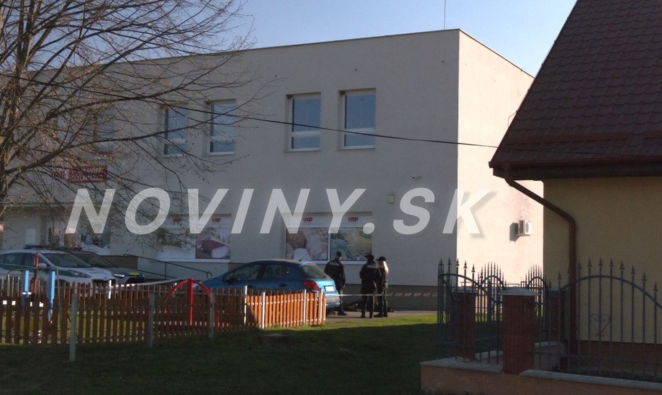 Tragédia v Ladiciach: Muža našli mŕtveho pred potravinami