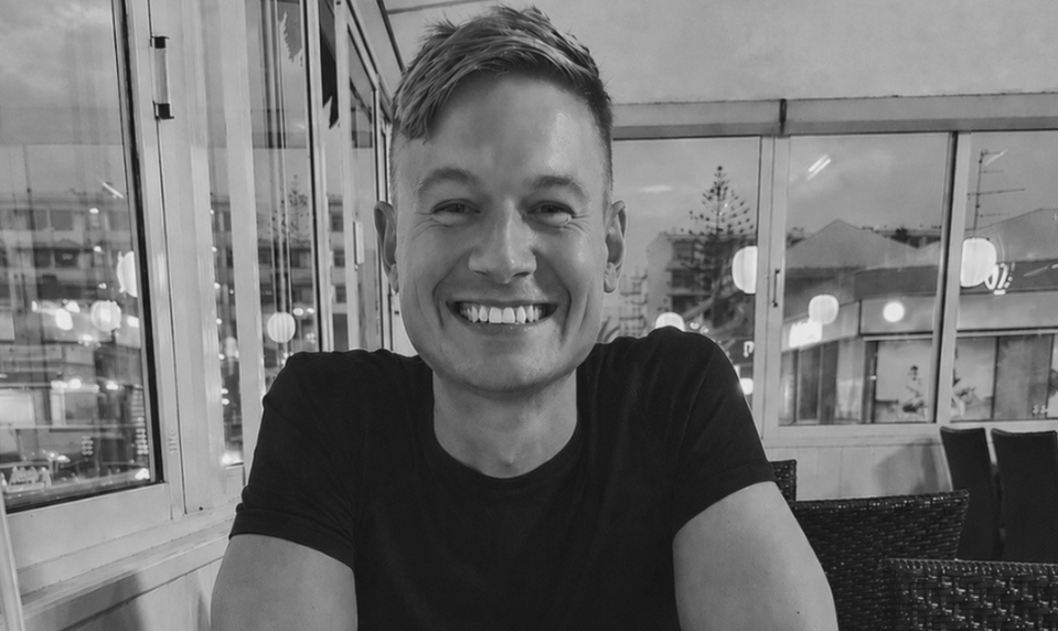 Britský wellness kouč zomrel po "očistnom" rituáli s výlučkami z toxickej žaby