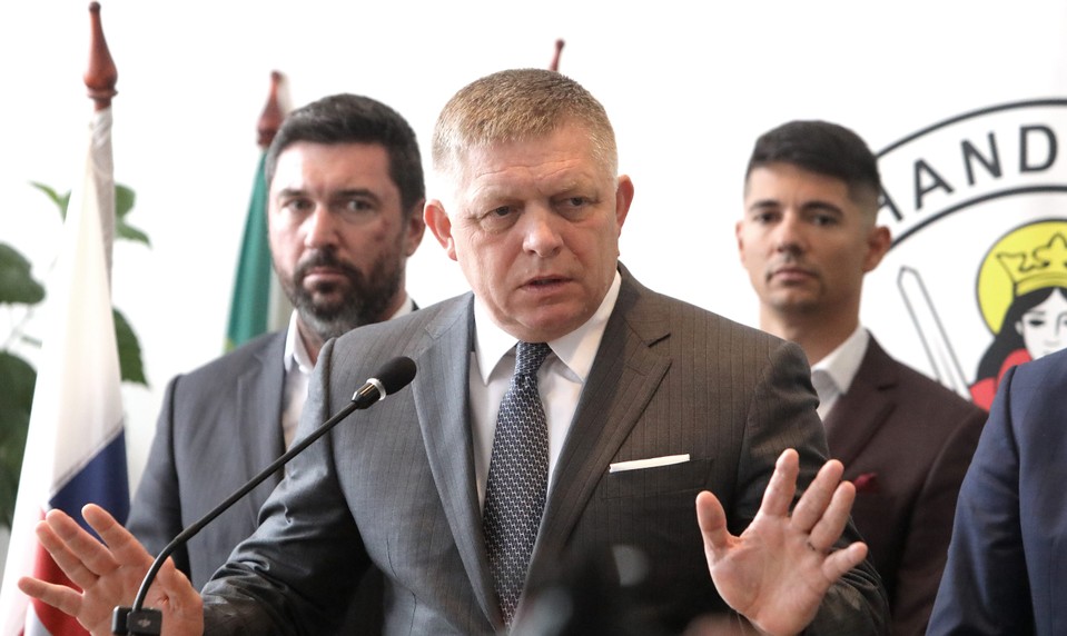 Fico ku „kauze langošov“: Je to blbosť, predajcovi sa treba ospravedlniť