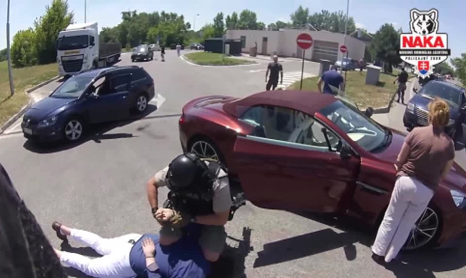 Rozsiahla akcia na západnom Slovensku. Zasahuje 200 policajtov