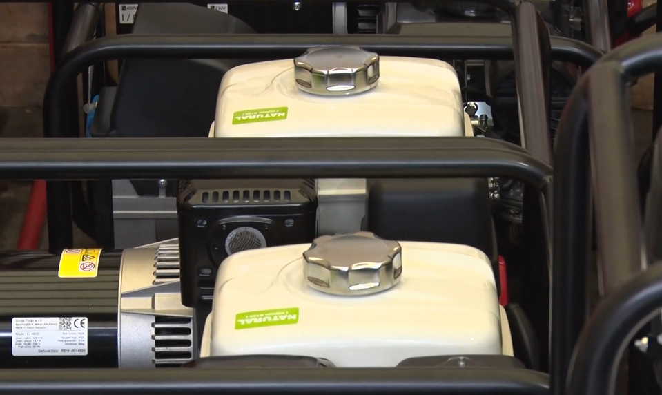 Slováci zbierkou pomáhajú Ukrajine: z Trenčína vyrazil prvý kamión generátorov