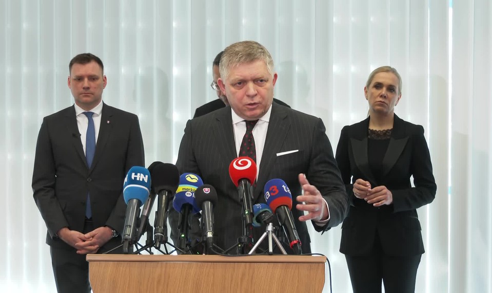 Fico chce inšpekciu Družby. Odborník: Slovensko háji záujmy súkromnej firmy