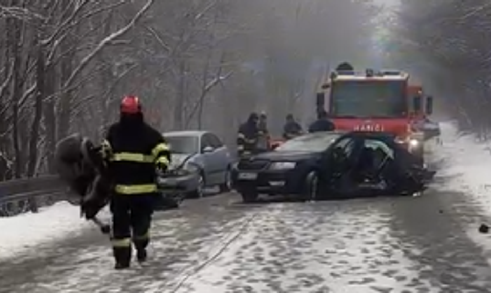 Pri hromadnej nehode sa zranili tri osoby vrátane dieťaťa