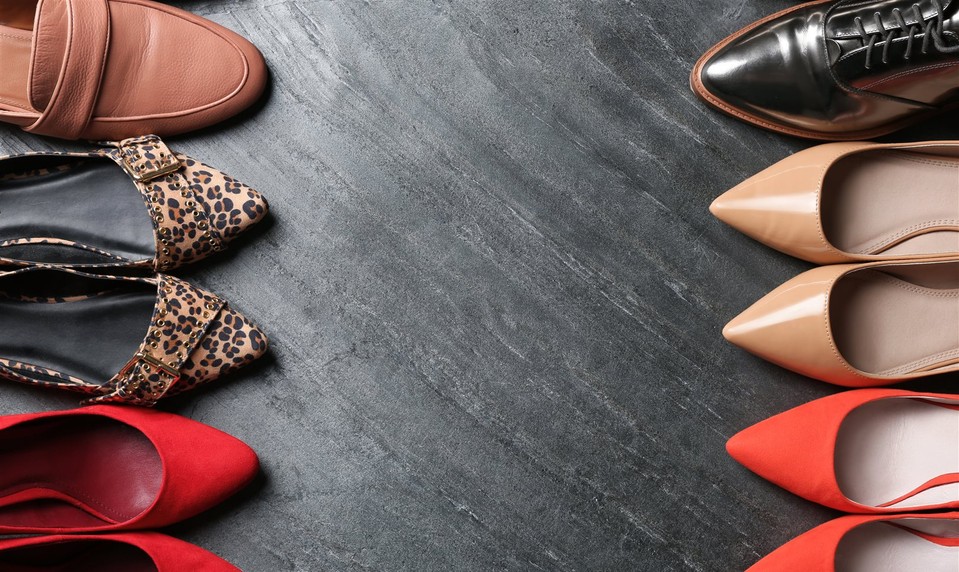 Od ihličiek až po balerínky – aká damska obuv je základom funkčného botníka?