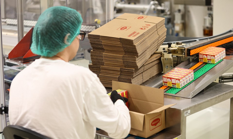 Veľké korporácie začínajú prepúšťať. O prácu prídu desiatky tisíc ľudí