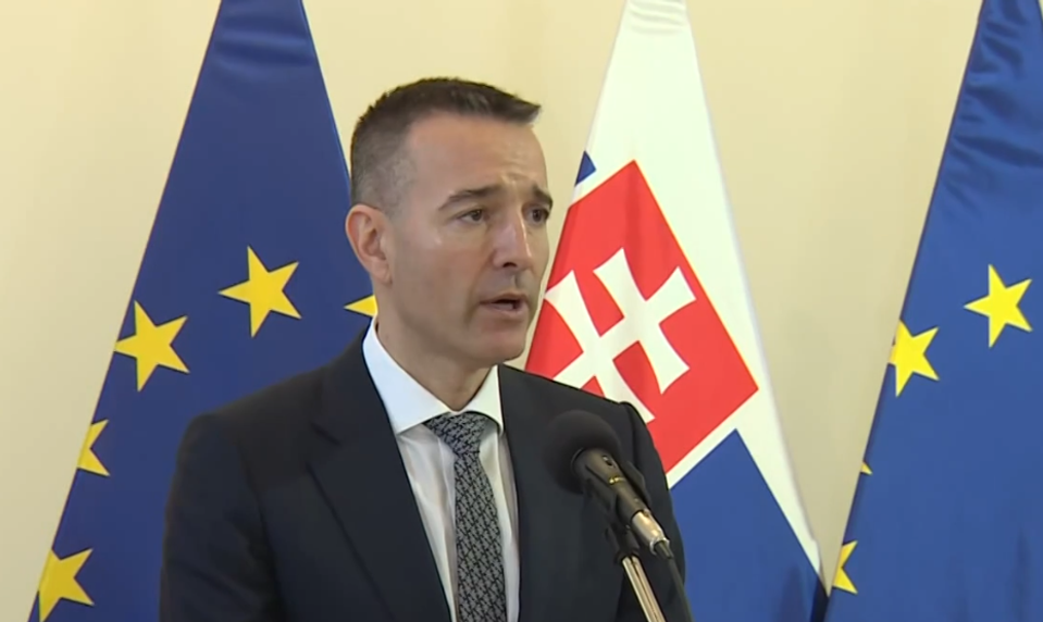 Minister Drucker si myslí, že sa koalícia vo štvrtok dohodne na zrušení transakčnej dane