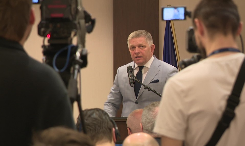 Spor o dane eskaluje: Fico obvinil živnostníkov z neplatenia