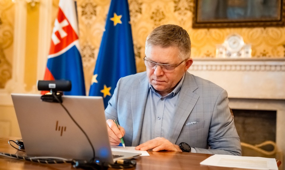Fico vyzýva na ďalšiu zmenu ústavy: Chce zabrániť uznaniu homosexuálnych manželstiev