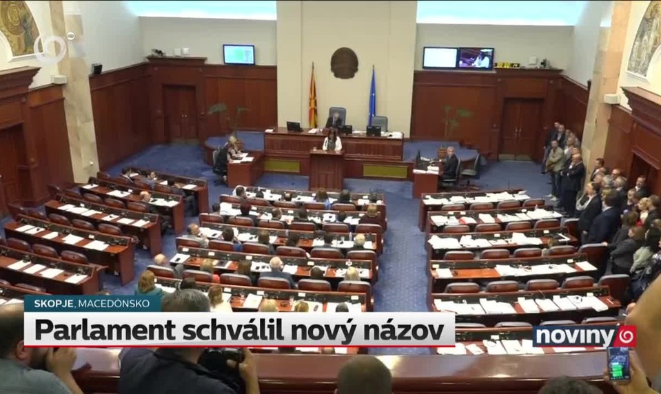 Parlament schválil nový názov