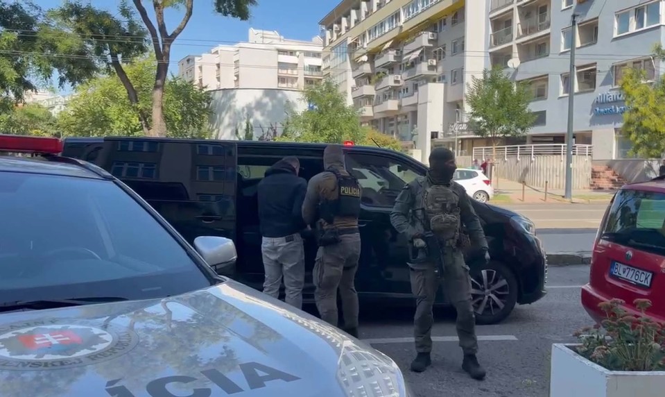 Zo Slovenska si spravili dojnú "kravu". Polícia rozbila bankomatovú mafiu