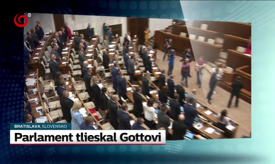 Novinári zisťujú ako ich lustrovali