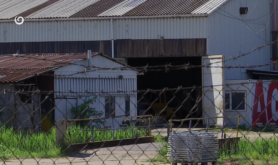 Muža zavalila v práci oceľová konštrukcia. Zásah záchranárov bol márny