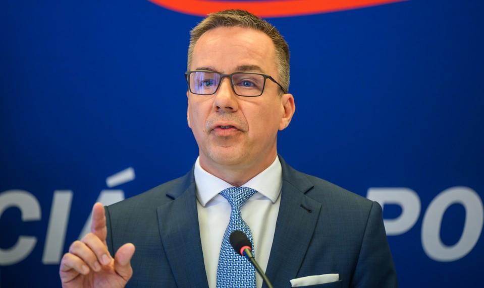 Deti vraj len „na papieri“ zverujú príbuzným. Tomáš hovorí o zneužívaní dávok