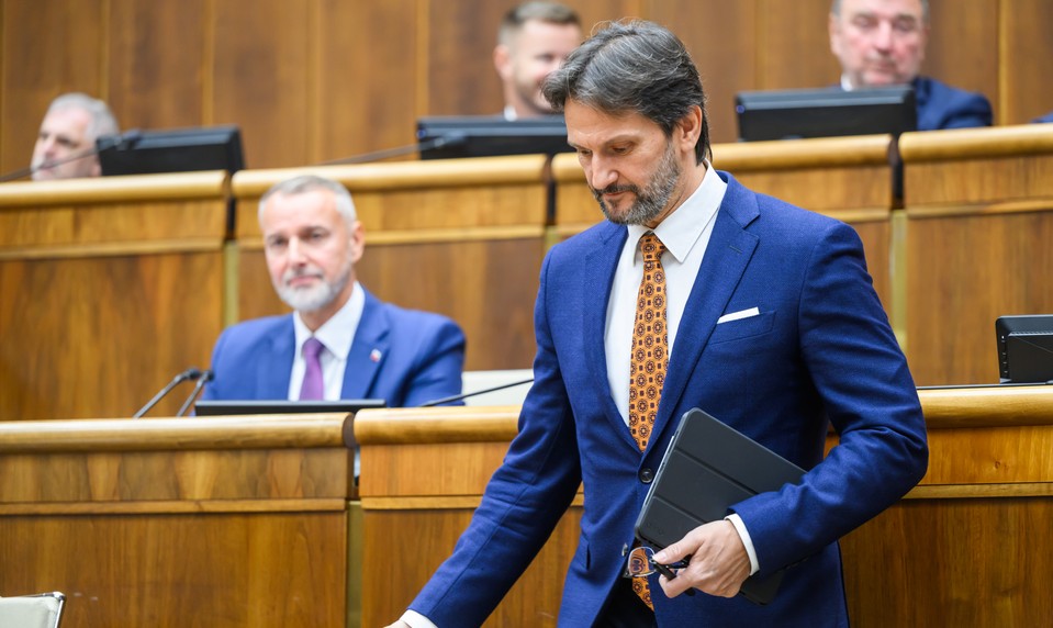 Prvý pokus nevyšiel. Mimoriadnu schôdzu k odvolaniu Kaliňáka zatiaľ neotvorili