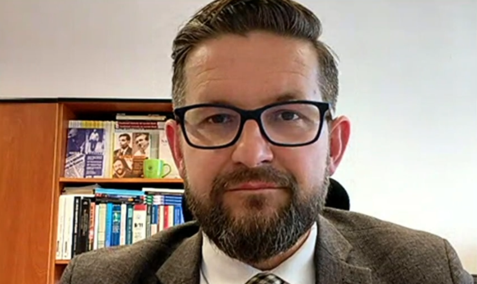 Politológ Lenč: K Machalovmu odvolaniu mohla prispieť podpora LGBTI+ projektov