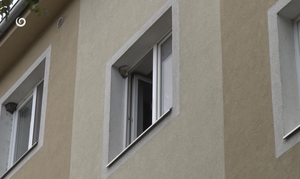 40-ročný muž vypadol z tretieho poschodia, prežil so zraneniami