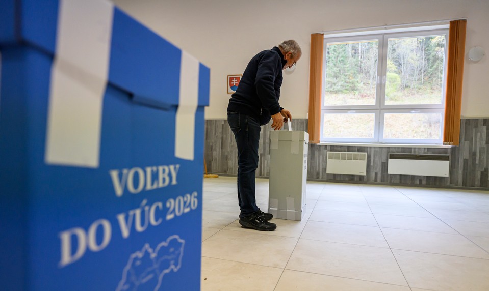 Požiadavka zrušiť voľby či zvážanie ľudí pri volebné miestnosti: Polícia sa podelila o najkurióznejšie oznámenia