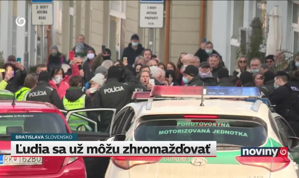 Ľudia sa už môžu zhromažďovať