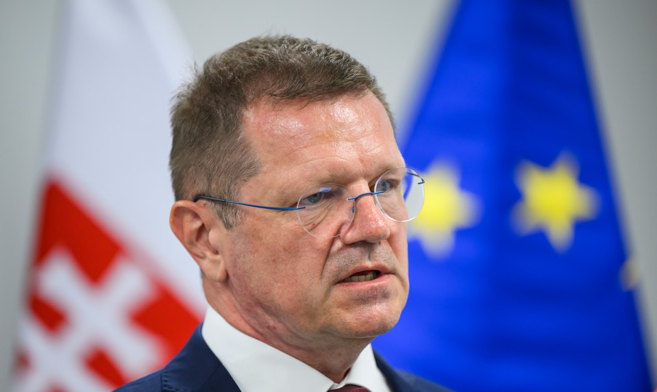 Demisia leží na stole, meno nástupcu nikde. Koalícia hľadá riešenie už piaty deň