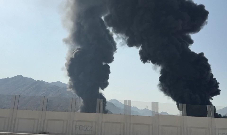 ONLINE: Irán oznámil útoky, ľudia majú opustiť prístavy v Spojených arabských emirátoch