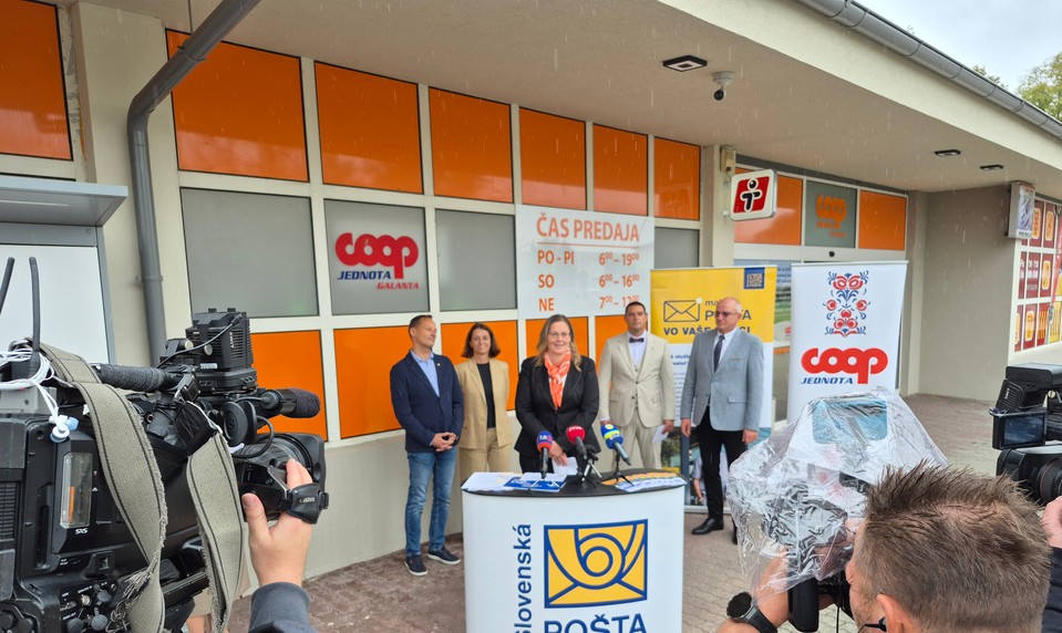 Slovenská pošta začína spoluprácu s COOP Jednotou pri rozvoji základných služieb. V Šali bude maláPOŠTA dostupná v predajni COOP Jednota Supermarket