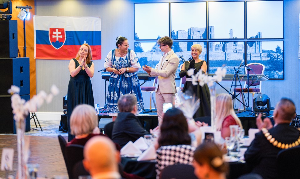 Anglické mesto Kenilworth spojilo dva bratské národy. Slováci a Česi sa bavili až do skorého rána