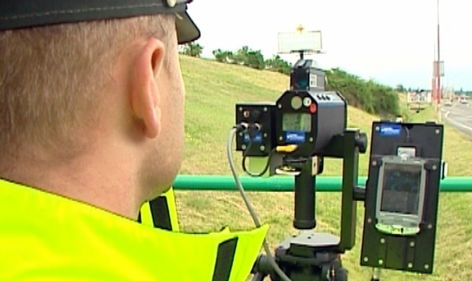 Motorkár prekročil rýchlosť takmer o 100 km/h, prišiel o vodičák