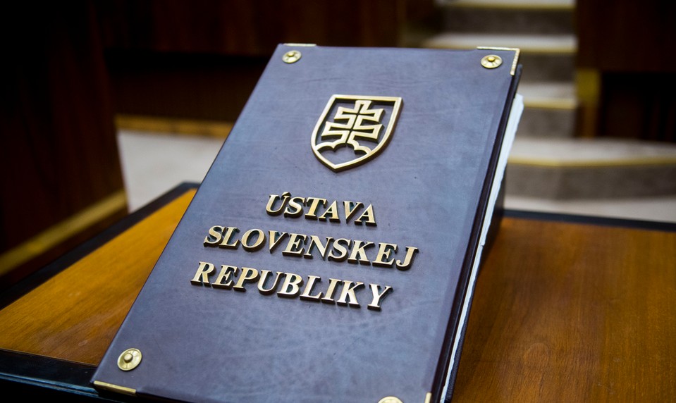Ústavný súd rozhodol: Zmeny v disciplinárnych senátoch Najvyššieho správneho súdu sú protiústavné