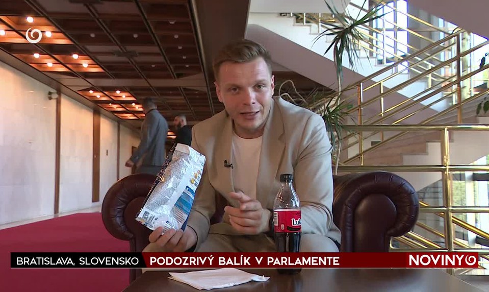 PODOZRIVÝ BALÍK V PARLAMENTE