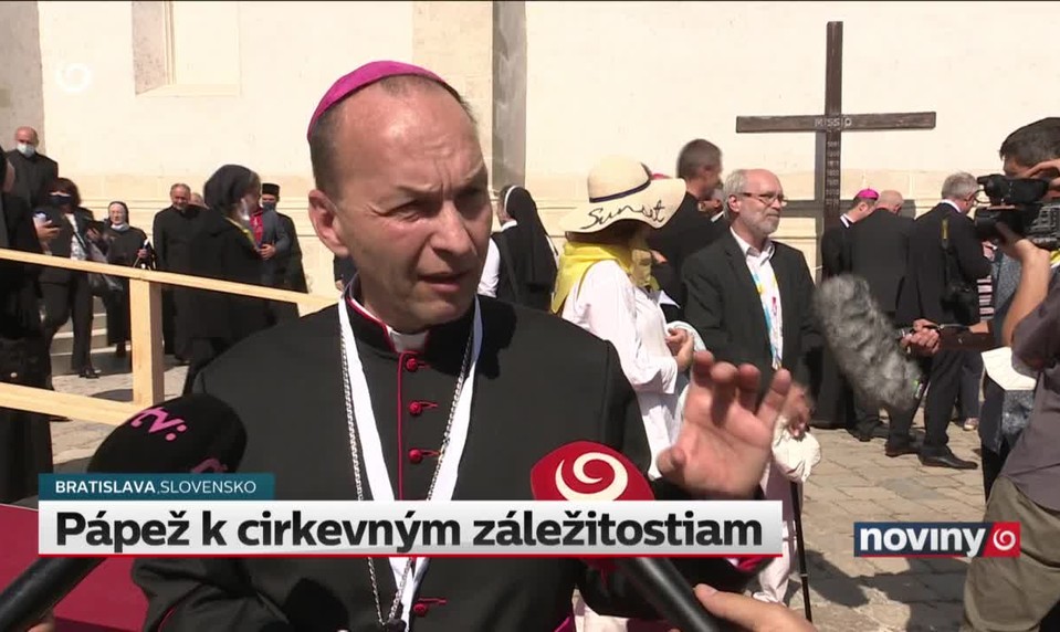 Pápež k cirkevným záležitostiam
