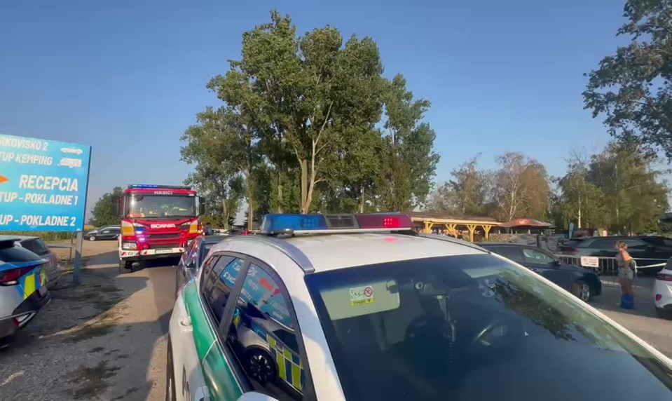 Na kúpalisku v Diakovciach unikla neznáma látka. Približne 15 ľudí pociťovalo zdravotné problémy