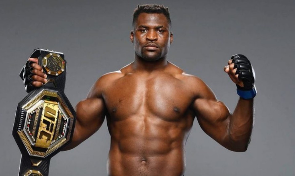 Ťažkotonážnik Ngannou zažiaril v sérii Jackass. Mal udrieť do slabín