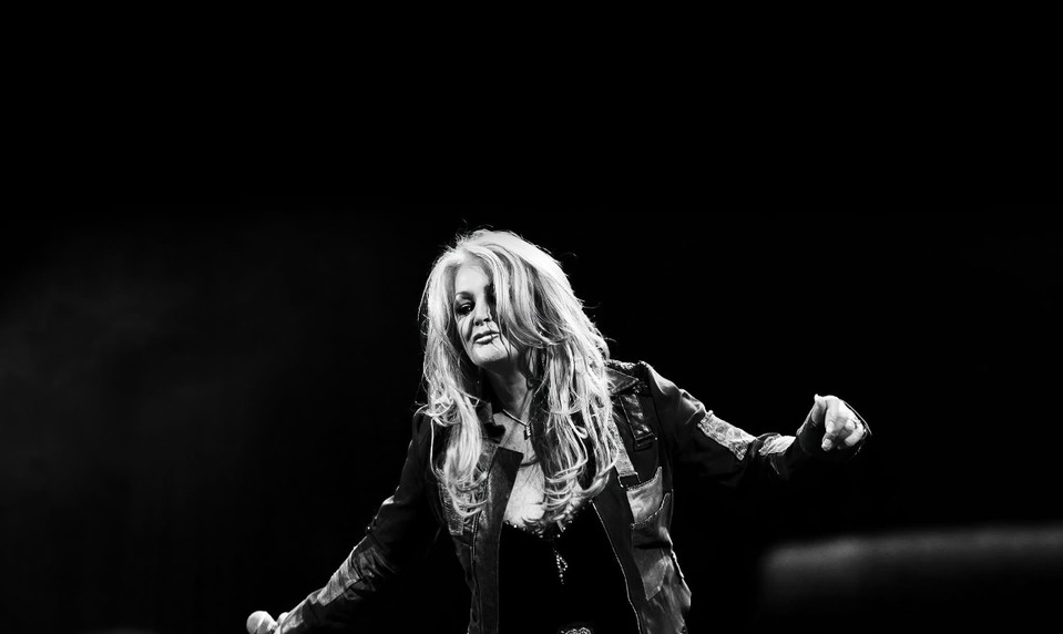 Zomrela Bonnie TYLER