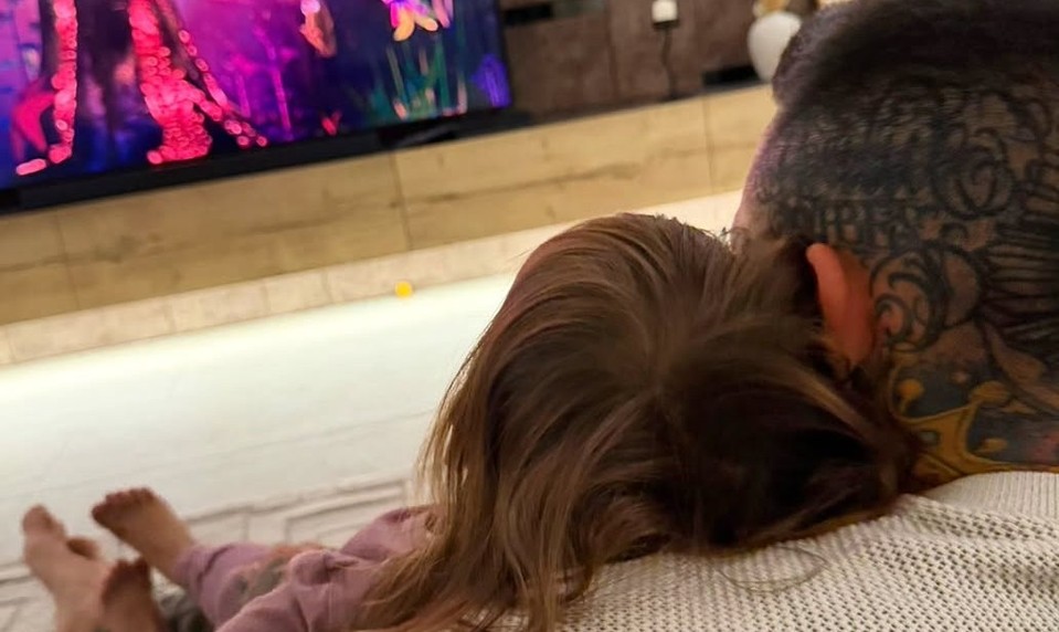 Dcérka Moniky Jakliovej ešte nevie, že jej mama zomrela. Boráros je v kontakte s odborníkmi