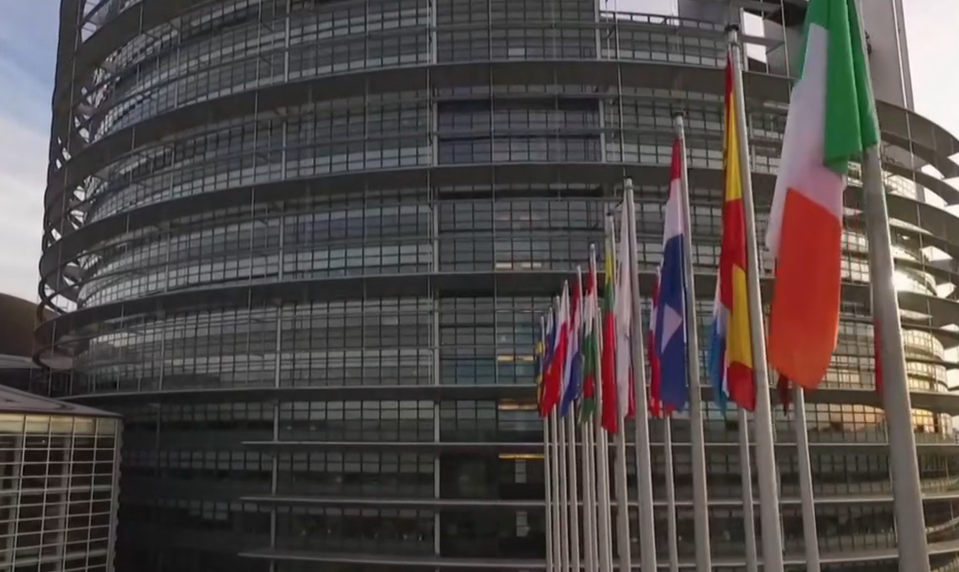 EÚ odkladá návrh na trvalý zákaz dovozu ruskej ropy z 15. apríla