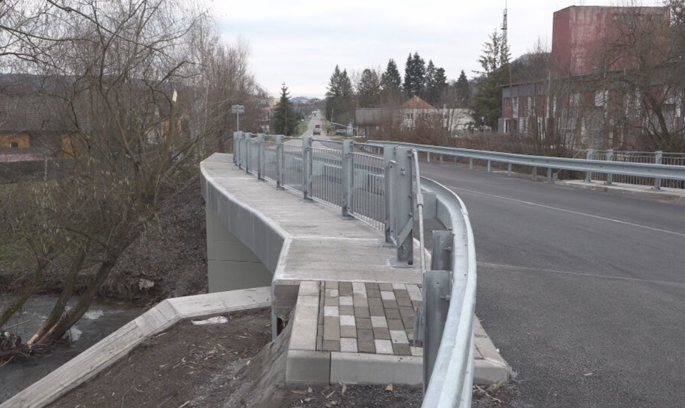 Hnúšťa má nový most za trištvrte milióna. Desiatky ďalších v kraji čakajú na opravu