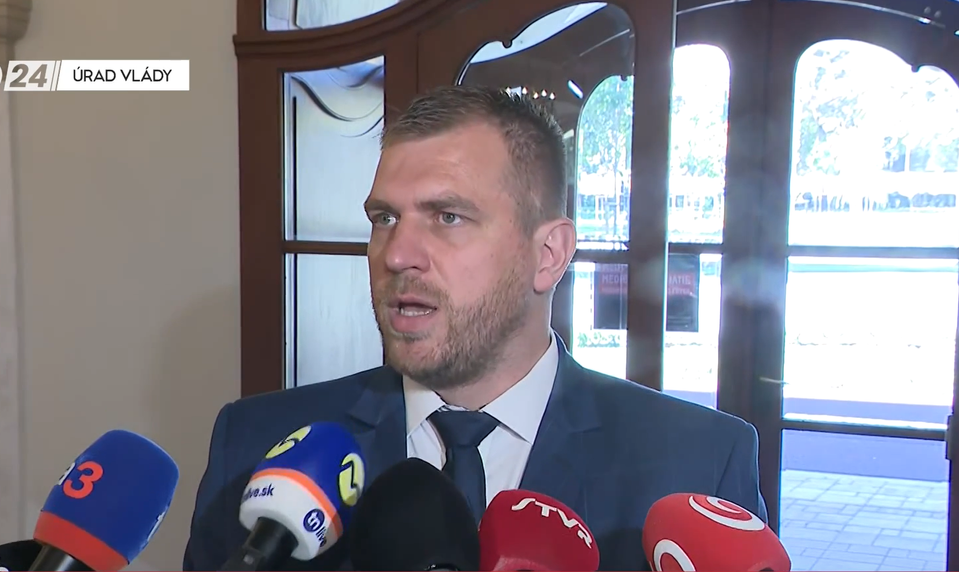 Kuffa si nemyslí, že SNS navrhne nového nominanta. „Bola by to potupa“