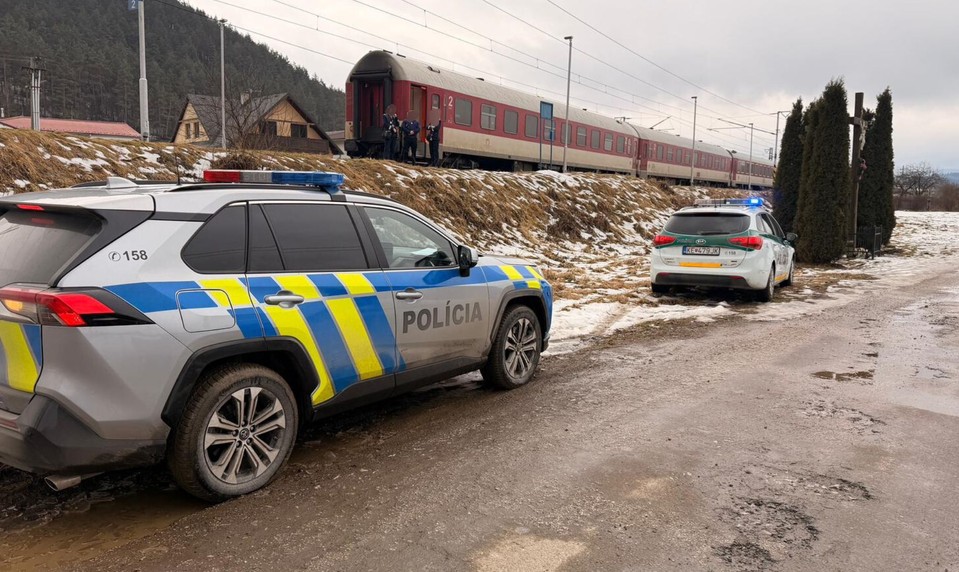 Tragická udalosť: Expres smerujúci z Košíc do Bratislavy zrazil človeka