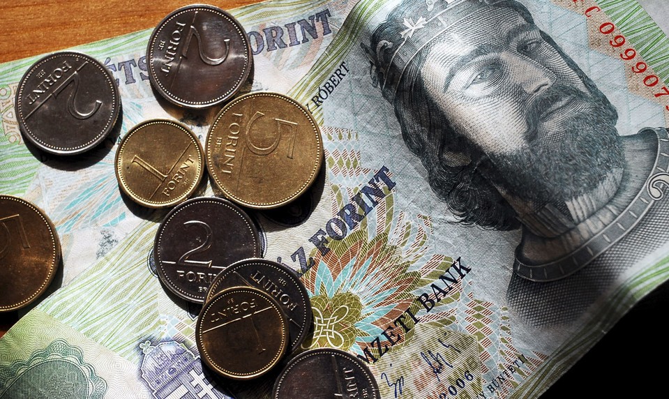 Maďarský parlament schválil 14. dôchodok, jeho plná výška príde v roku 2030