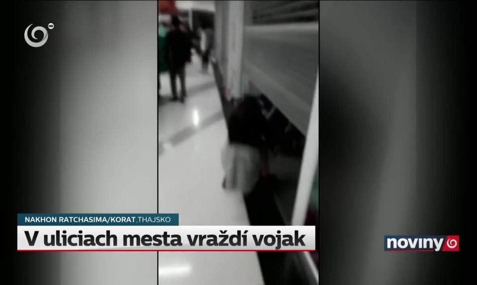 V uliciach mesta vraždí vojak