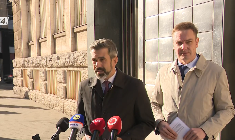 PS podáva trestné oznámenie pre tender na úsek Turany-Hubová. Hovorí o korupcii