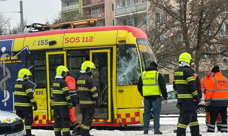 V Košiciach sa zrazili dve električky. Na mieste sú všetky záchranné zložky