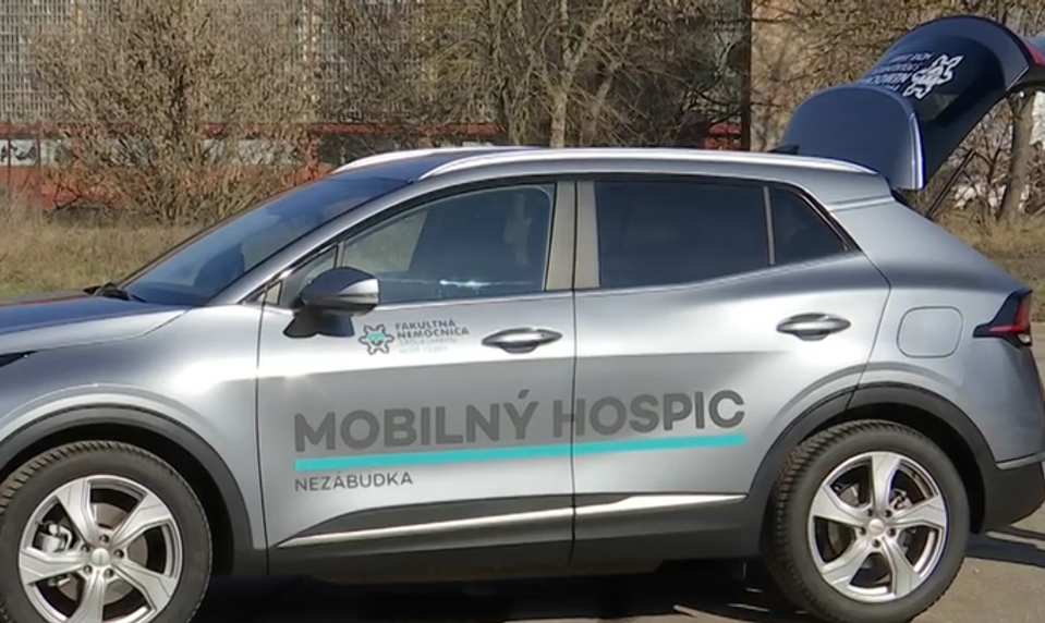 Mobilný hospic z novozámockej nemocnice pomáha pacientom prežiť posledné dni doma