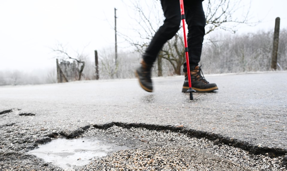 Slovensko zasiahnu snehové záveje a silný vietor. Kde treba dávať najväčší pozor?