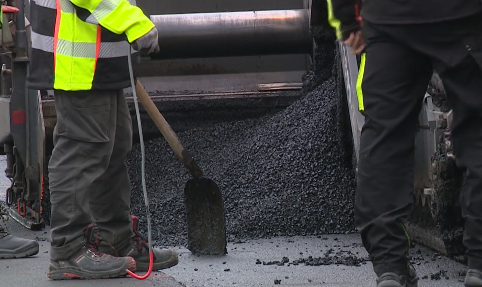 Slovenský projekt mení ohorky na asfalt, testujú ho v Malinove