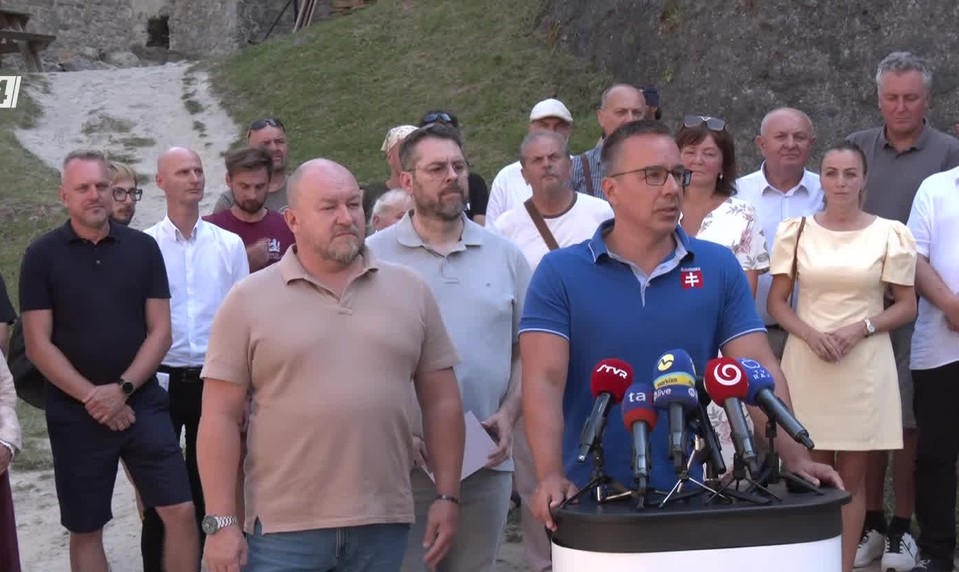 Tlačová beseda ministrov Huliaka a Tomáša o slovenských hradoch
