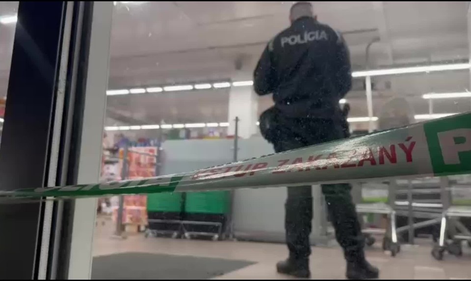 Polícia zadržala útočníka z obchodu. Podľa informácií TV JOJ napadol predavačku nožom