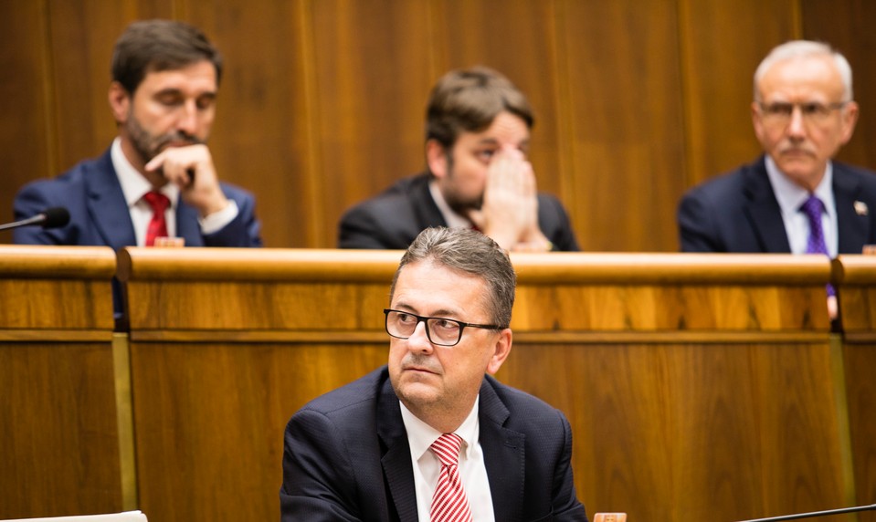 NAŽIVO: Reakcia Roberta Fica a Glváča k jeho odvolávaniu