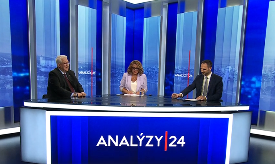 Ministrovi financií sa konsolidácia vymkla spod kontroly, vyhlásil Krátky